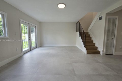 Adosado en venta en Miami, Florida, 3 dormitorios, 115.2 m2 № 1427288 - foto 15