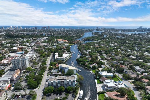 Condominio en venta en Fort Lauderdale, Florida, 1 dormitorio, 83.05 m2 № 1099938 - foto 2