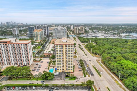 Condo in Fort Lauderdale, Florida  № 1179663 - photo 7