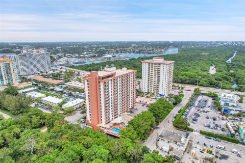 Condo in Fort Lauderdale, Florida  № 1179663 - photo 9