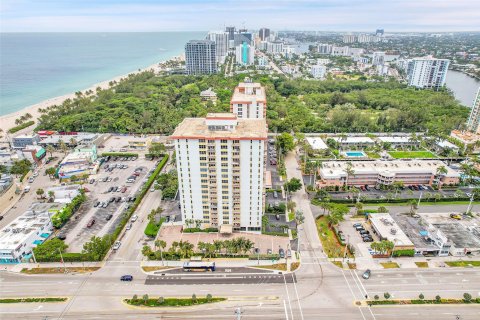 Condo in Fort Lauderdale, Florida  № 1179663 - photo 4