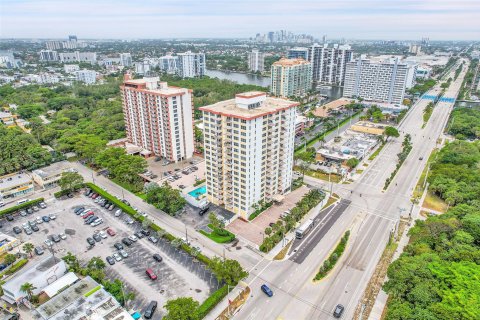 Condo in Fort Lauderdale, Florida  № 1179663 - photo 6