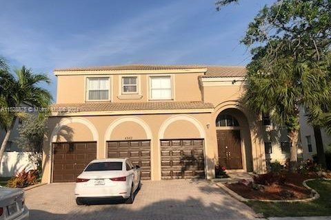 Villa ou maison à vendre à Miramar, Floride: 5 chambres, 337.05 m2 № 995528 - photo 1