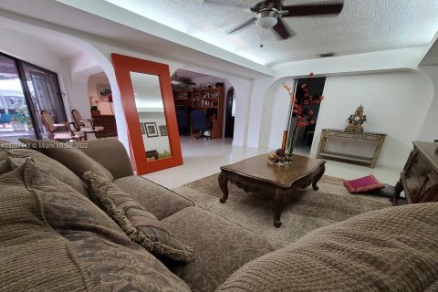 Casa en venta en North Miami, Florida, 3 dormitorios, 180.88 m2 № 154308 - foto 20