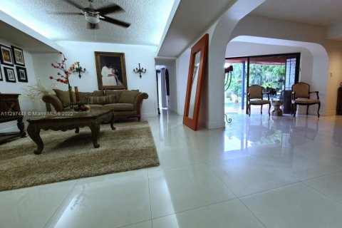 Villa ou maison à vendre à North Miami, Floride: 3 chambres, 180.88 m2 № 154308 - photo 21