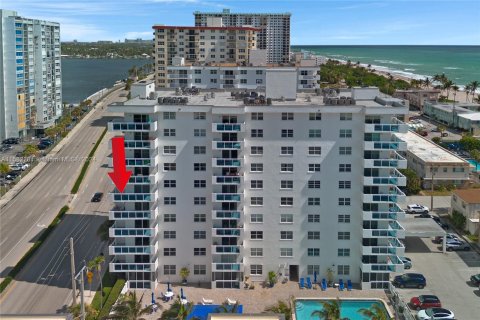 Condominio en venta en Hollywood, Florida, 2 dormitorios, 135.64 m2 № 1161332 - foto 2