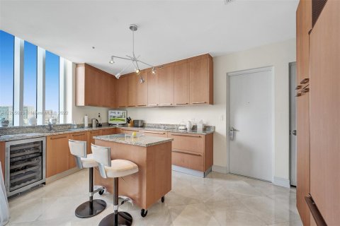 Condo in Sunny Isles Beach, Florida, 3 bedrooms  № 71816 - photo 13