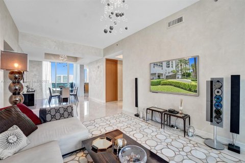 Copropriété à louer à Sunny Isles Beach, Floride: 3 chambres, 216.18 m2 № 71816 - photo 6