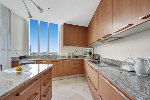 Copropriété à louer à Sunny Isles Beach, Floride: 3 chambres, 216.18 m2 № 71816 - photo 17