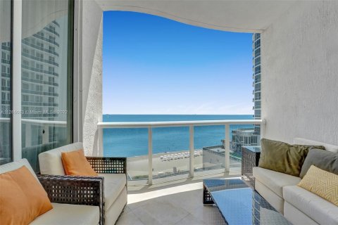 Copropriété à louer à Sunny Isles Beach, Floride: 3 chambres, 216.18 m2 № 71816 - photo 18