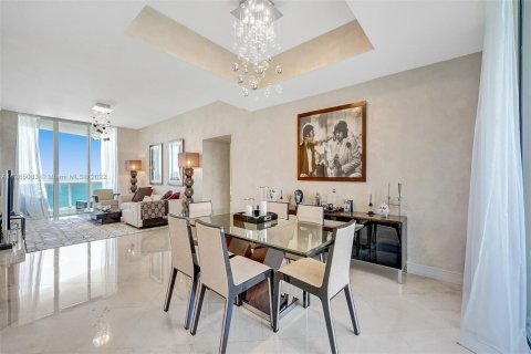 Copropriété à louer à Sunny Isles Beach, Floride: 3 chambres, 216.18 m2 № 71816 - photo 9