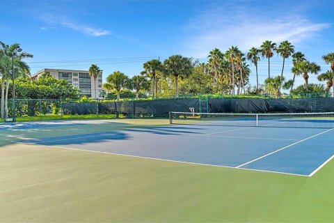 Condo in Sarasota, Florida, 2 bedrooms  № 830714 - photo 29