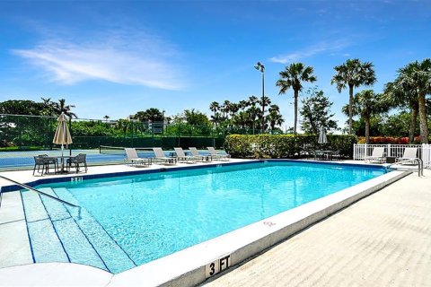 Condominio en alquiler en Sarasota, Florida, 2 dormitorios, 118.91 m2 № 830714 - foto 25