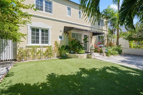 Купить коммерческую недвижимость в Майами-Бич, Флорида 484.21м2, № 1135937 - фото 4