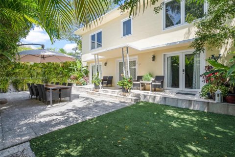 Купить коммерческую недвижимость в Майами-Бич, Флорида 484.21м2, № 1135937 - фото 28