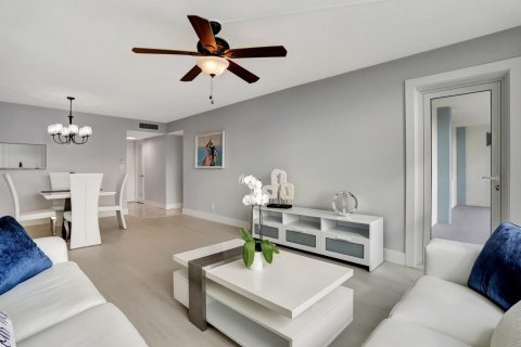 Condominio en venta en Pompano Beach, Florida, 2 dormitorios, 92.9 m2 № 874557 - foto 12