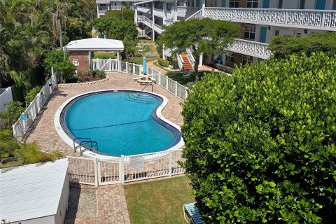 Condo in Lauderdale-by-the-Sea, Florida, 1 bedroom  № 1146214 - photo 15