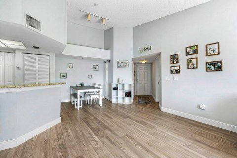 Condominio en venta en Royal Palm Beach, Florida, 2 dormitorios, 103.31 m2 № 1221566 - foto 20
