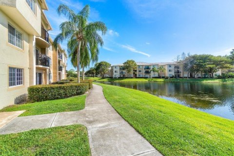 Condominio en venta en Royal Palm Beach, Florida, 2 dormitorios, 103.31 m2 № 1221566 - foto 1