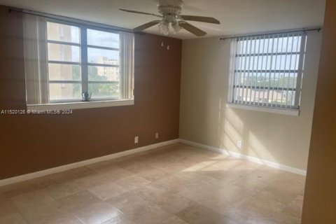 Condominio en venta en Dania Beach, Florida, 2 dormitorios, 110.55 m2 № 965708 - foto 10
