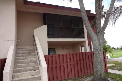 Propiedad comercial en venta en North Lauderdale, Florida, 93.83 m2 № 1180754 - foto 24