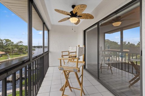 Condo in Port Richey, Florida, 2 bedrooms  № 1359696 - photo 14