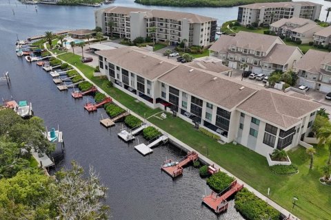 Condo in Port Richey, Florida, 2 bedrooms  № 1359696 - photo 26