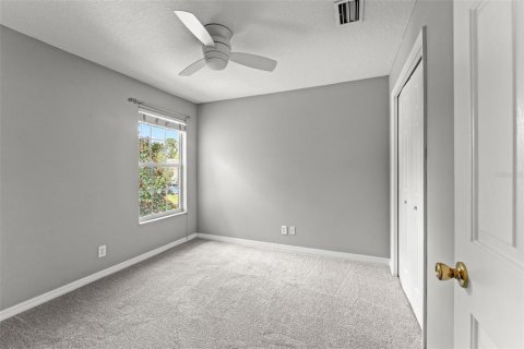 Townhouse in Saint Petersburg, Florida 3 bedrooms, 155.33 sq.m. № 1359694 - photo 25