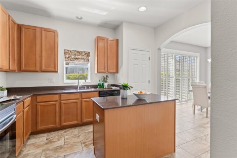 Townhouse in Saint Petersburg, Florida 3 bedrooms, 155.33 sq.m. № 1359694 - photo 7