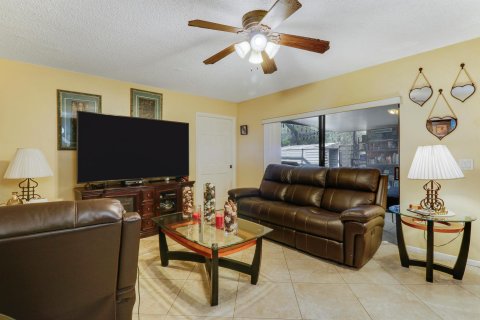 Townhouse in Palm Beach Gardens, Florida 3 bedrooms, 138.24 sq.m. № 1181988 - photo 12