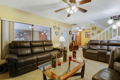 Townhouse in Palm Beach Gardens, Florida 3 bedrooms, 138.24 sq.m. № 1181988 - photo 21