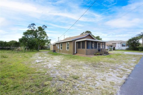 Villa ou maison à vendre à Stuart, Floride: 3 chambres, 74.79 m2 № 997944 - photo 3