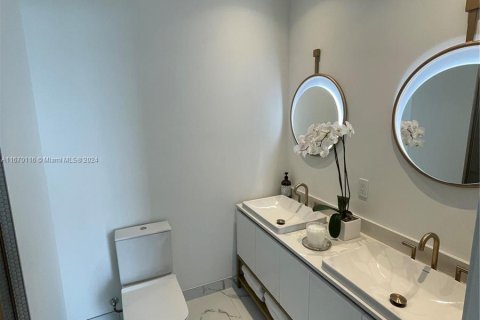 Copropriété à vendre à Miami, Floride: 2 chambres, 93.37 m2 № 1389911 - photo 17