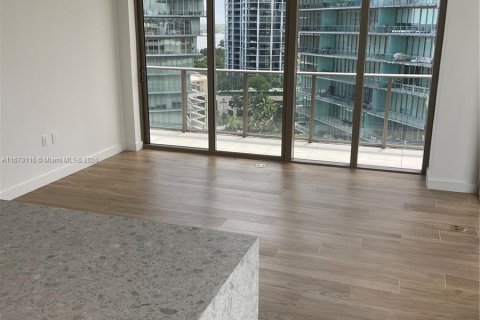 Condo in Miami, Florida, 2 bedrooms  № 1389911 - photo 8