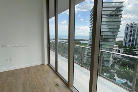 Condo in Miami, Florida, 2 bedrooms  № 1389911 - photo 9