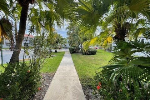 Condominio en venta en Weston, Florida, 2 dormitorios, 113.34 m2 № 1390006 - foto 19