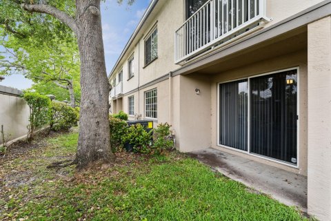 Condo in Riviera Beach, Florida, 2 bedrooms  № 1182630 - photo 7