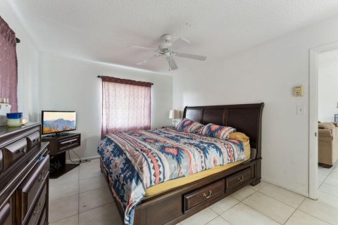 Copropriété à vendre à Deerfield Beach, Floride: 2 chambres, 86.96 m2 № 1182621 - photo 11