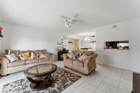 Copropriété à vendre à Deerfield Beach, Floride: 2 chambres, 86.96 m2 № 1182621 - photo 23