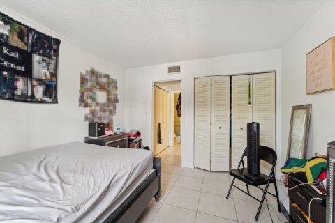 Condo in Deerfield Beach, Florida, 2 bedrooms  № 1182621 - photo 8