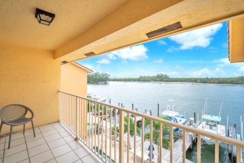Townhouse in Hollywood, Florida 3 bedrooms, 166.95 sq.m. № 996470 - photo 7
