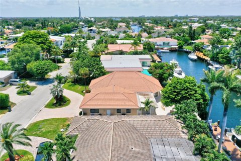 Villa ou maison à louer à Fort Lauderdale, Floride: 3 chambres, 222.13 m2 № 868634 - photo 14