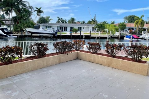 Villa ou maison à louer à Fort Lauderdale, Floride: 3 chambres, 222.13 m2 № 868634 - photo 5