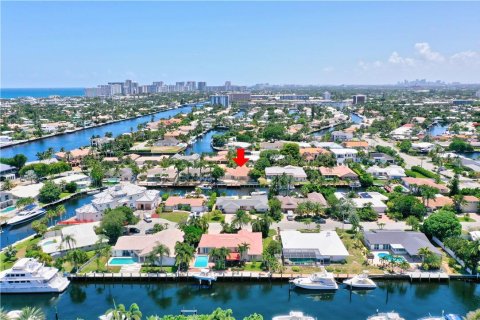 Villa ou maison à louer à Fort Lauderdale, Floride: 3 chambres, 222.13 m2 № 868634 - photo 10