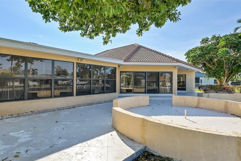 Villa ou maison à louer à Fort Lauderdale, Floride: 3 chambres, 222.13 m2 № 868634 - photo 27