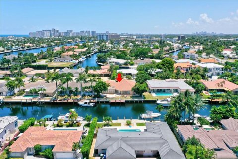 Villa ou maison à louer à Fort Lauderdale, Floride: 3 chambres, 222.13 m2 № 868634 - photo 11