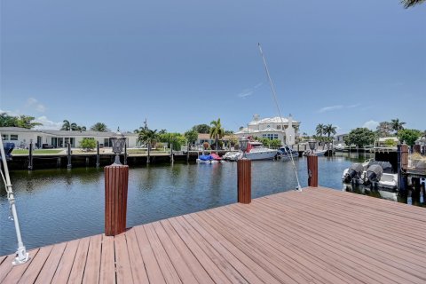 Villa ou maison à louer à Fort Lauderdale, Floride: 3 chambres, 222.13 m2 № 868634 - photo 22