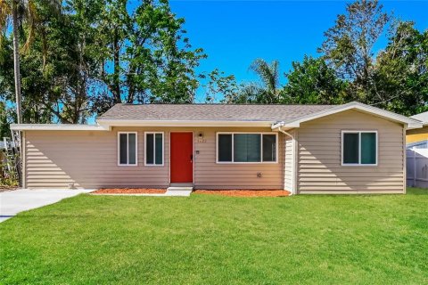 Villa ou maison à louer à Sarasota, Floride: 3 chambres, 121.7 m2 № 1378212 - photo 1