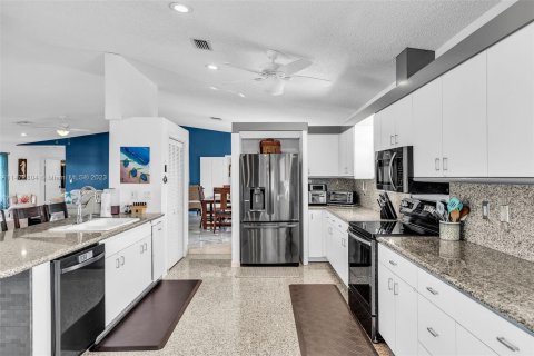 Villa ou maison à vendre à Key Largo, Floride: 5 chambres, 407.38 m2 № 782904 - photo 25