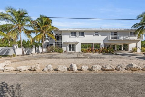 Villa ou maison à vendre à Key Largo, Floride: 5 chambres, 407.38 m2 № 782904 - photo 12